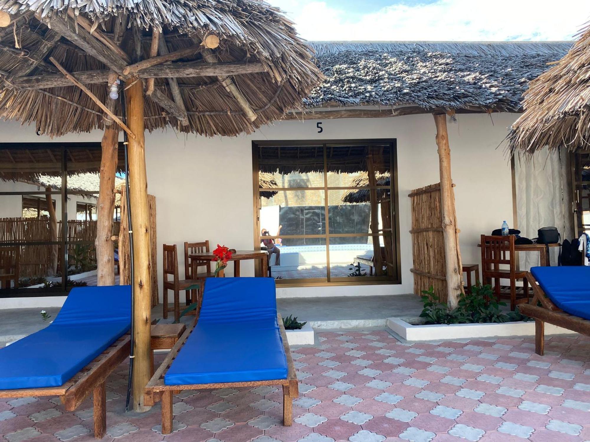 Amani Hotel Падже Экстерьер фото